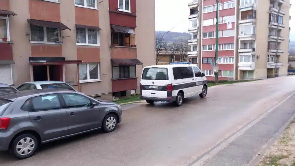 (FOTO) U Travniku realizovana akcija „KALISH“ / Pretresi šest stambenih i jednog ugostiteljskog objekta na Kalibunaru