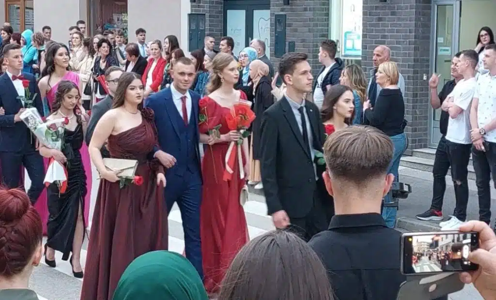 U Travniku danas svečani defile 24. generacije maturanata KŠC „Petar Barbarić“ – Gimnazija Travnik