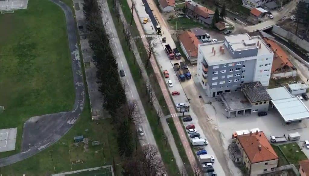 u toku je asfaltiranje ulice aleja konzula u travniku (foto+video)