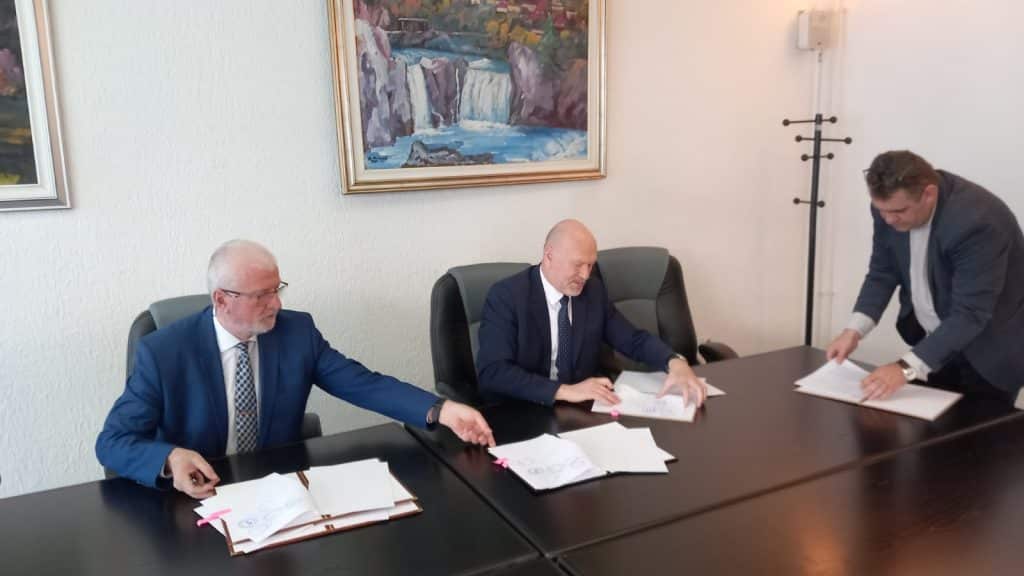 potpisan sporazum o poslovnoj saradnji između vlade sbk i iut-a, saobraćajnog fakulteta travnik