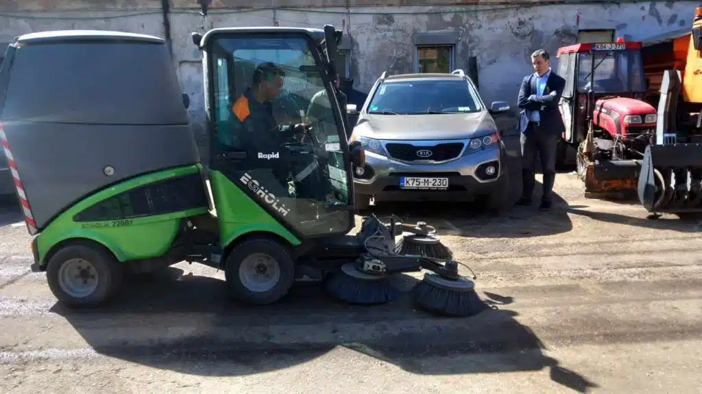 JKP Bašbunar nabavio novu čistilicu i kosilicu