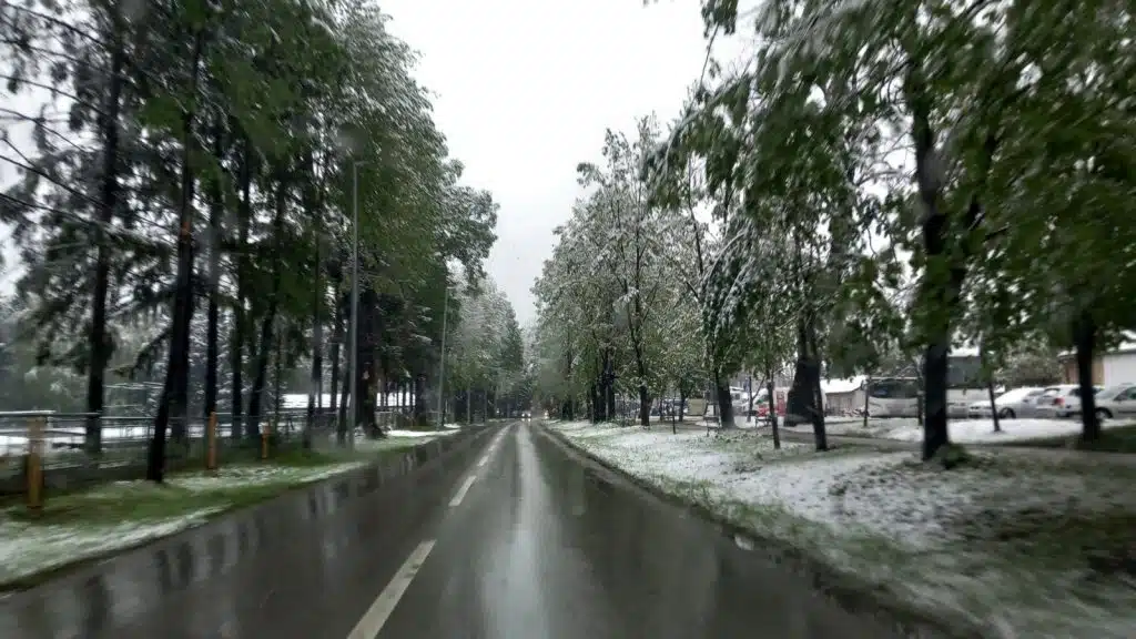 U BiH SE VRATIO SNIJEG: Pogledajte kakvo je jutros stanje u Travniku (FOTO)