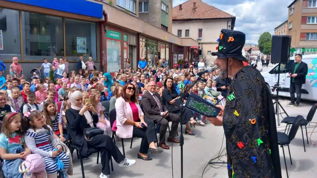 Djeca Travnika na promociji knjige “Bosanske Basne” (FOTO/VIDEO)