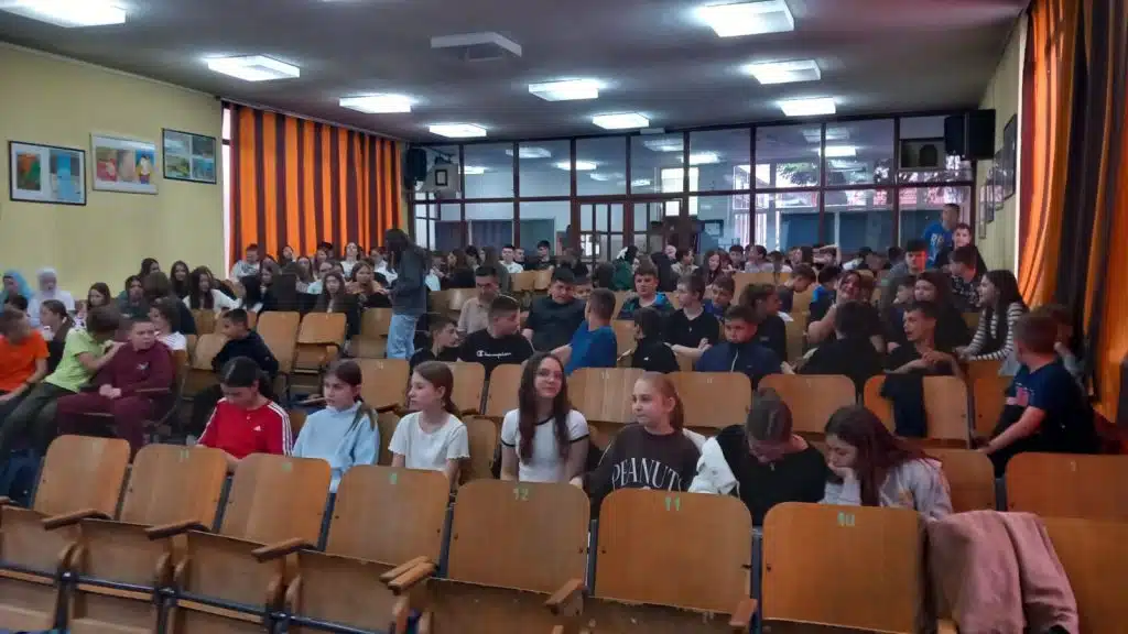 Danas održan teoretski dio nastave Ljetne škole u prirodi (FOTO/VIDEO)