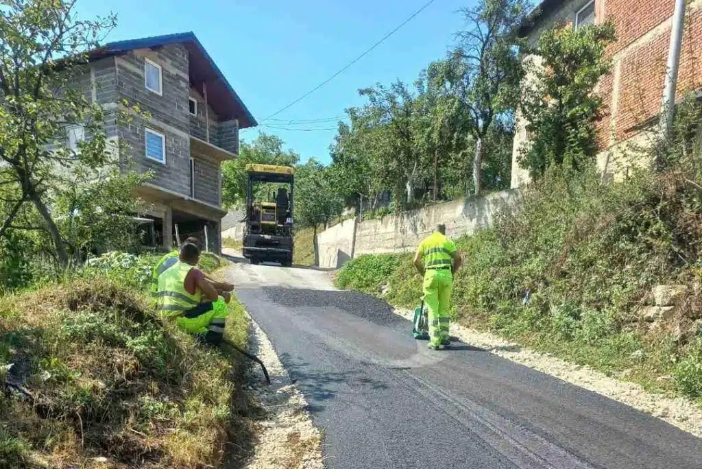 MZ Maline: Radovi na sanaciji i asfaltiranju više dionica puteva u završnoj fazi (FOTO)