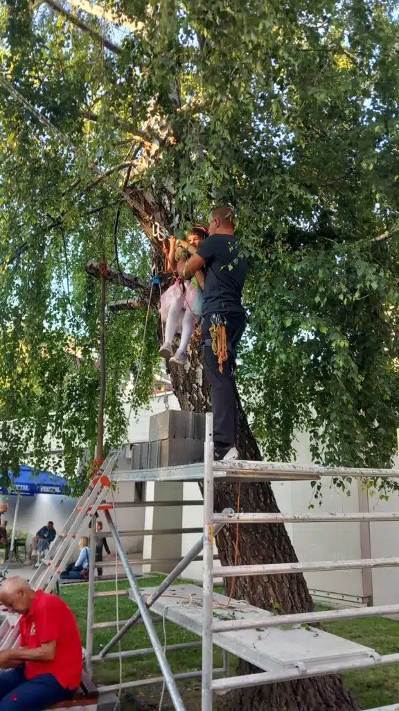 travnik u pokretu: zipline, biciklizam i karate za svečano veče (foto)