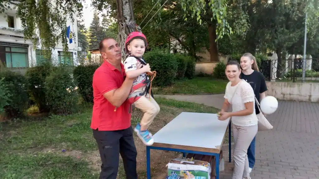 travnik u pokretu: zipline, biciklizam i karate za svečano veče (foto)