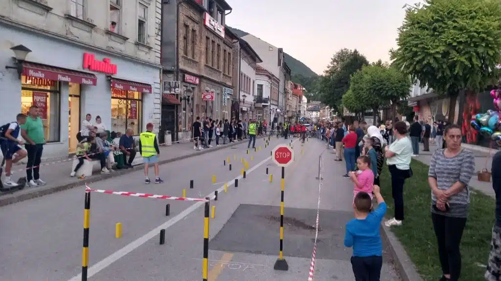 travnik u pokretu: zipline, biciklizam i karate za svečano veče (foto)