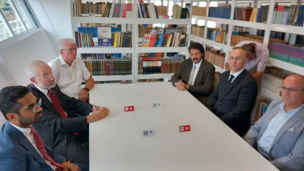 svečano otvorena biblioteka u mješovitoj srednjoj školi travnik (foto)