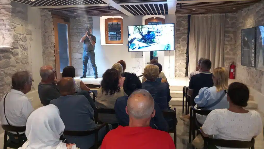 Travnička Baštionica: Dokumentarna Izložba u Travniku (FOTO)