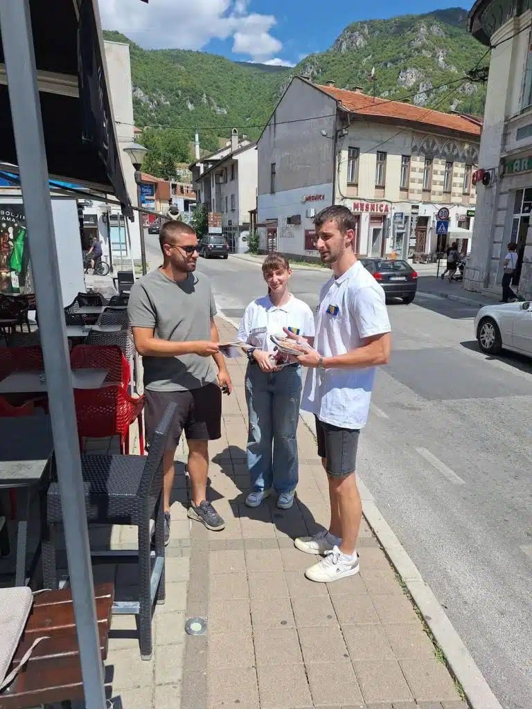 Crveni Križ Općine Travnik realizirao promotivnu kampanju o morbilima (FOTO) crveni križ općine travnik realizirao promotivnu kampanju o morbilima (foto)