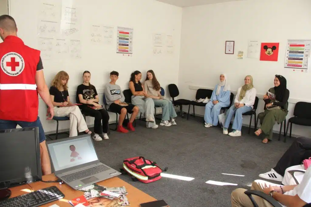 Crveni križ Općine Travnik održao petu radionicu o morbilima i pružanju prve pomoći