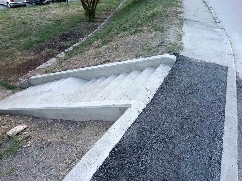 U ulici Stanična završeno izvođenje radova na izgradnji stepeništa i trotoara (FOTO)