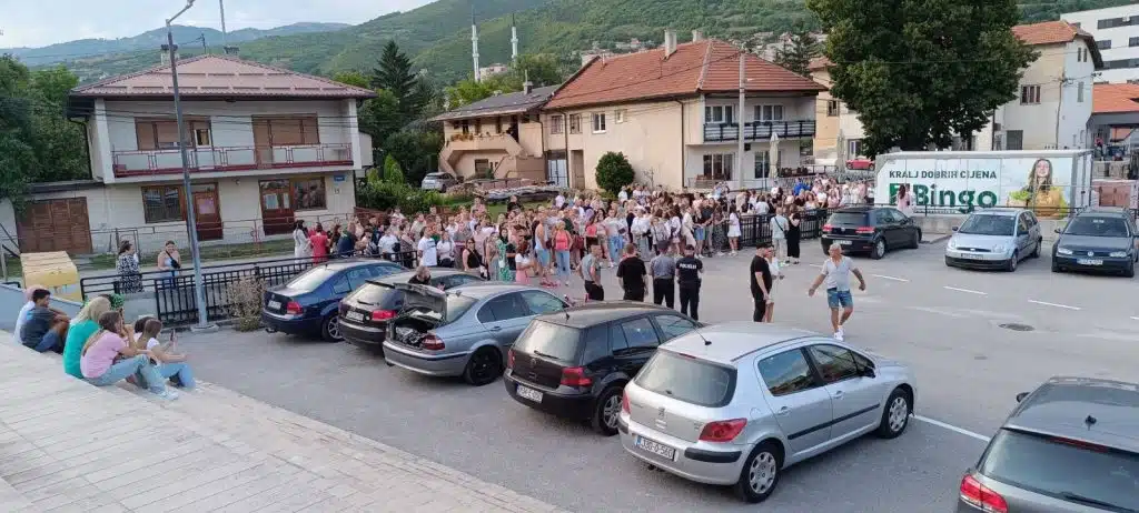 sve je spremno na travničkoj piroti za večerašnju vrhunsku zabavu (foto)