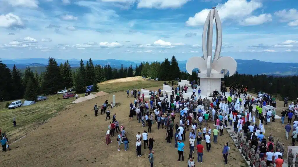 Pogledajte kako iz zraka izgleda spomenik "General Mehmed Alagić" na Ljutoj Gredi (FOTO + VIDEO) pogledajte kako iz zraka izgleda spomenik "general mehmed alagić" na ljutoj gredi (foto + video)