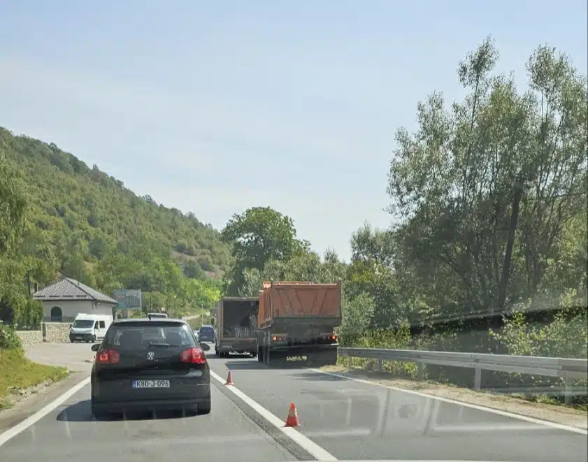 Veći zastoj na izlasku iz Travnika zbog radova na putu (FOTO)