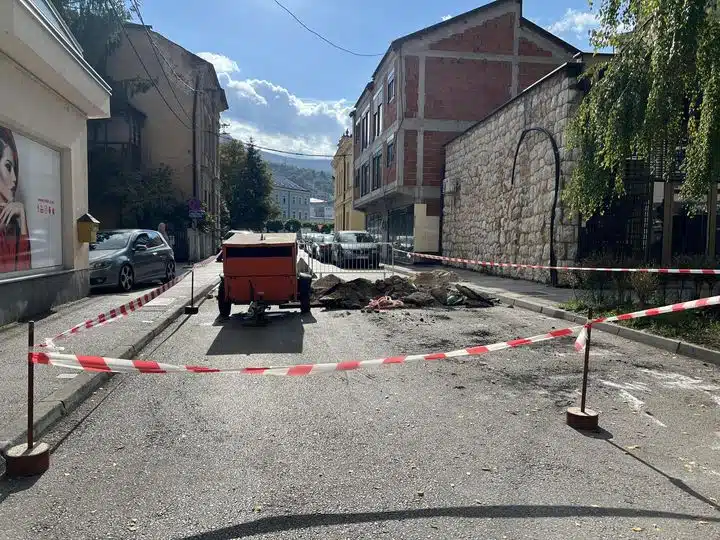U Ulici Vezirska počeli radovi na sanaciji kvara na glavnom toplovodu