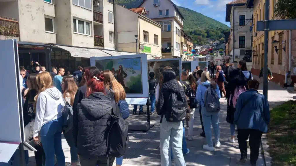(FOTO/VIDEO) U Travniku svečano otvorena izložba “El Prado na ulicama”