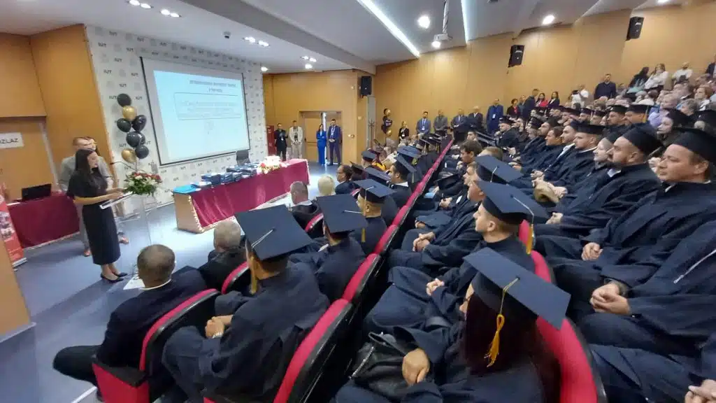 Svečana promocija na Internacionalnom univerzitetu Travnik (FOTO)