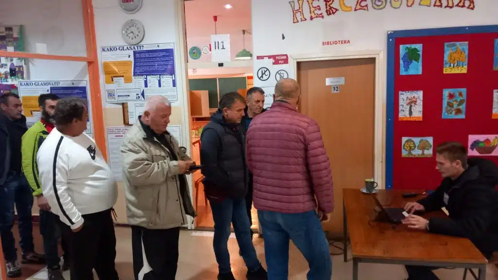 Danas se održavaju Lokalni izbori u BiH, birališta otvorena i u Travniku