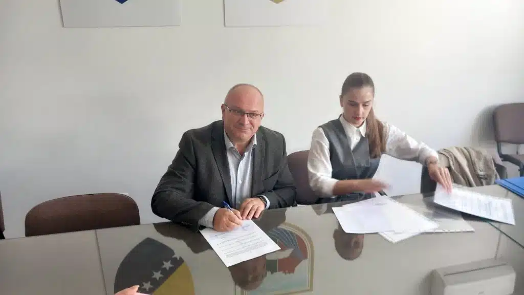 (FOTO) Potpisani ugovori za unapređenje kvalitete predškolskog obrazovanja u Travniku