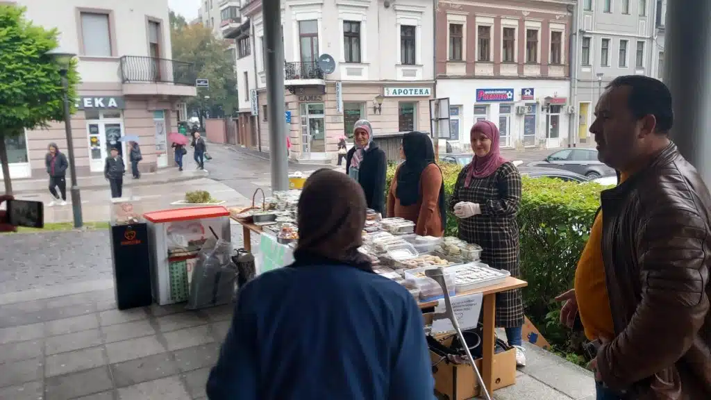 Travnik u znaku humanosti: U toku je kolačijada za stradale u poplavama (FOTO)
