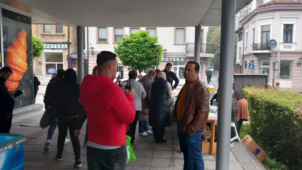 Travnik u znaku humanosti: U toku je kolačijada za stradale u poplavama (FOTO)