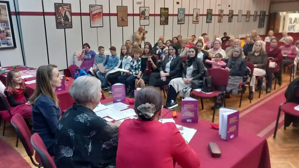 Sinoć predstavljena knjiga „Šareni snovi“ autorice Rabije Mameledžija (FOTO)