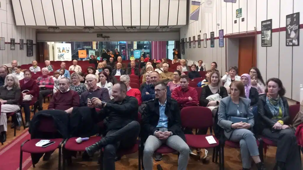 Sinoć predstavljena knjiga „Šareni snovi“ autorice Rabije Mameledžija (FOTO)
