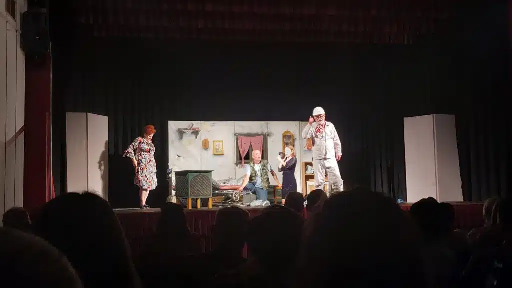 (FOTO) Predstava “Luda kuća” zatvorila Monofest