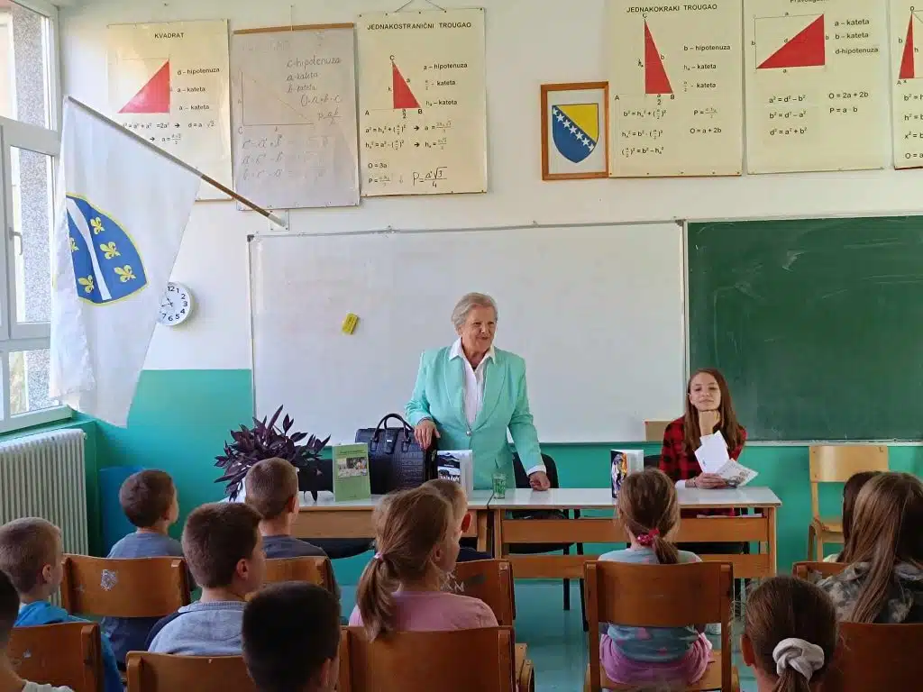 Spisateljica Rabija Mameledžija posjetila IV OŠ Torlakovac (FOTO)