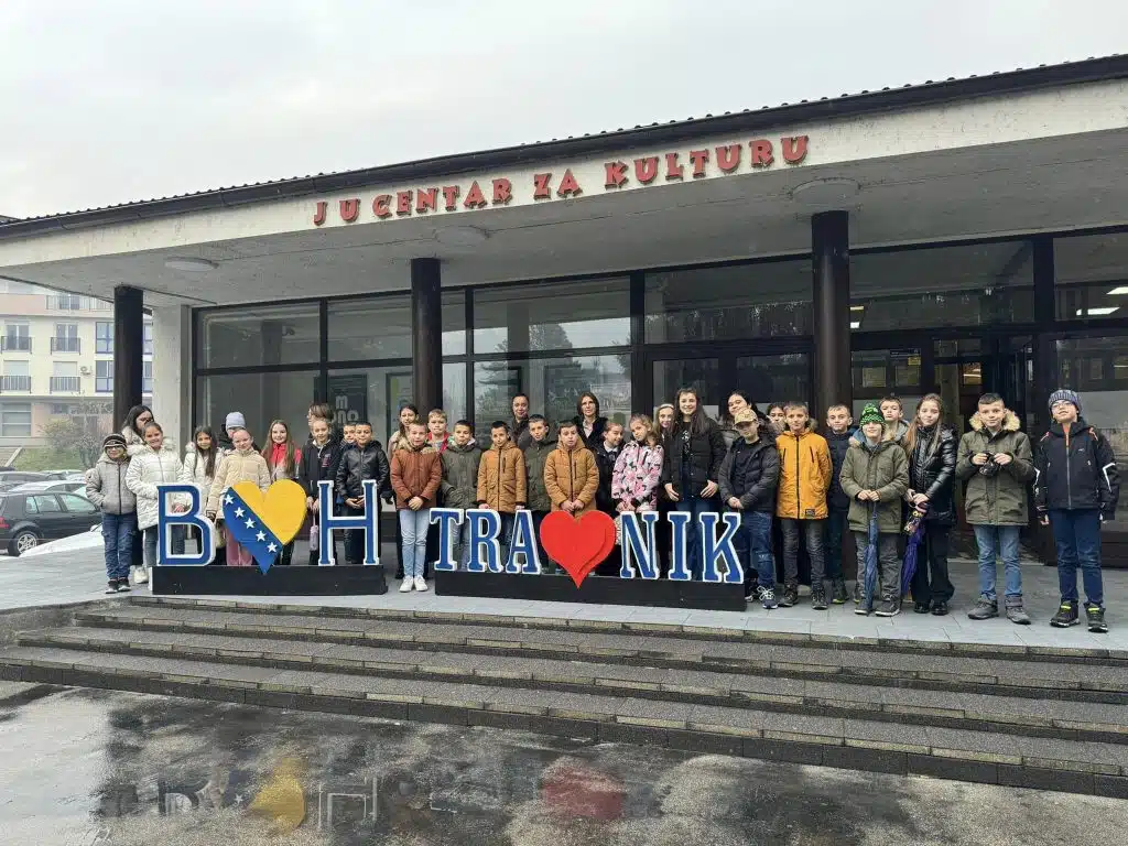 Sjajno otvorenje i početak pozorišnog – art festivala za djecu, večeras predstava “Bajke za laku noć”
