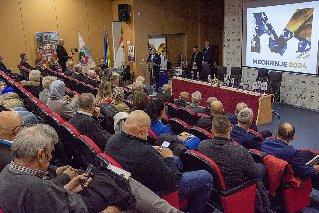 Održan Naučni skup sa međunarodnim učešćem „Meokrnje – simbol borbe protiv fašizma““ – Izuzetno uspješan događaj s međunarodnim učešćem održan naučni skup sa međunarodnim učešćem „meokrnje – simbol borbe protiv fašizma““ – izuzetno uspješan događaj s međunarodnim učešćem