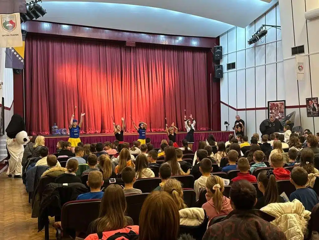 Uspješno završen Pozorišni/art festival za djecu ”Ogledalo svijeta u očima djeteta” u Travniku