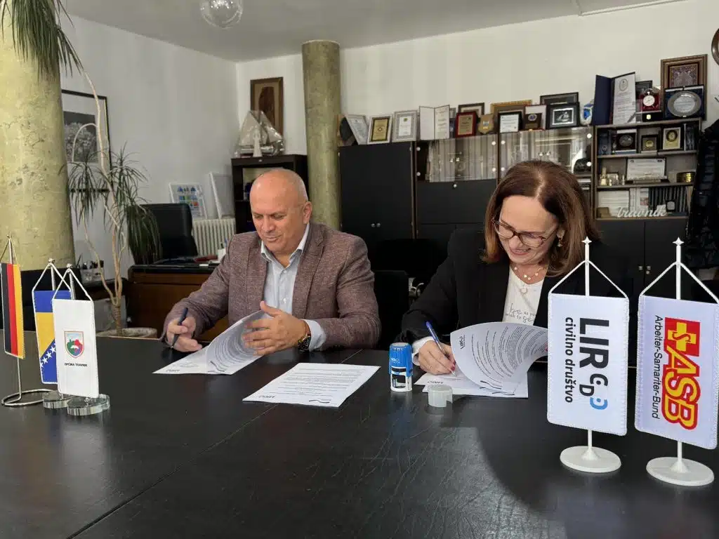 Potpisan značajan ugovor: Općina Travnik provodi projekat inkluzije osoba sa invaliditetom