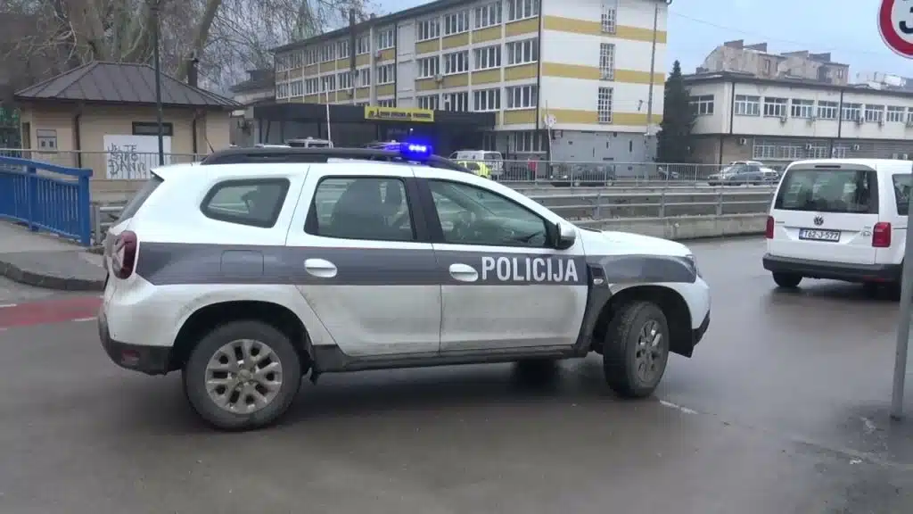 Policija u Travniku oduzela dva vozila zbog neplaćenih kazni, pronađena i droga