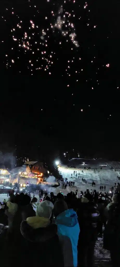 Vlašić i Travnik dočekali 2025. godinu u velikom stilu (FOTO) Vlašić i Travnik dočekali 2025. godinu u velikom stilu (FOTO)