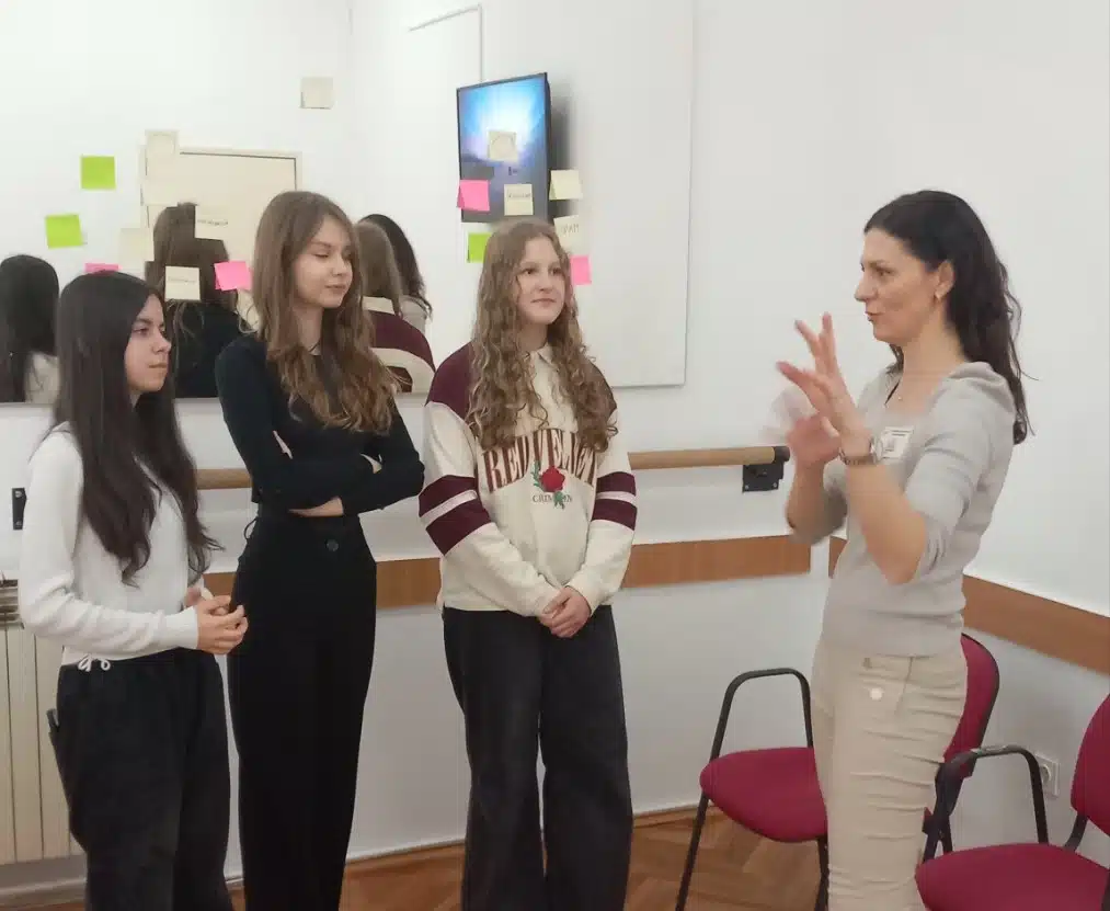 Počeo “Kreativni zimski raspust” u Travniku: Radionice za djecu tokom zimskih praznika(FOTO/VIDEO)