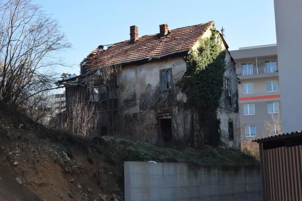 Uklanja se ruševni objekat na lokalitetu Meljanac – Vrtača