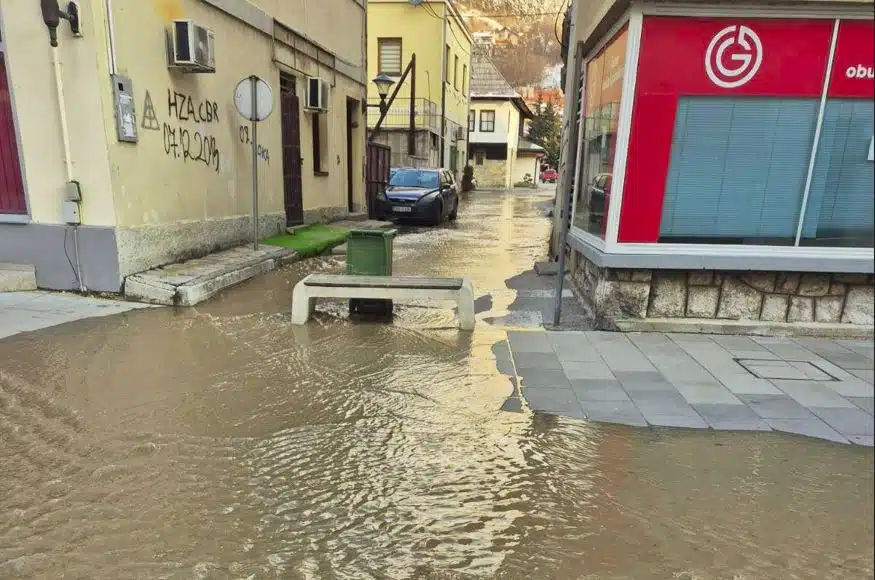 Kvar na glavnoj vodovodnoj cijevi: Bez vodosnabdijevanja Slimena, Prahulje, Donje Putićevo…