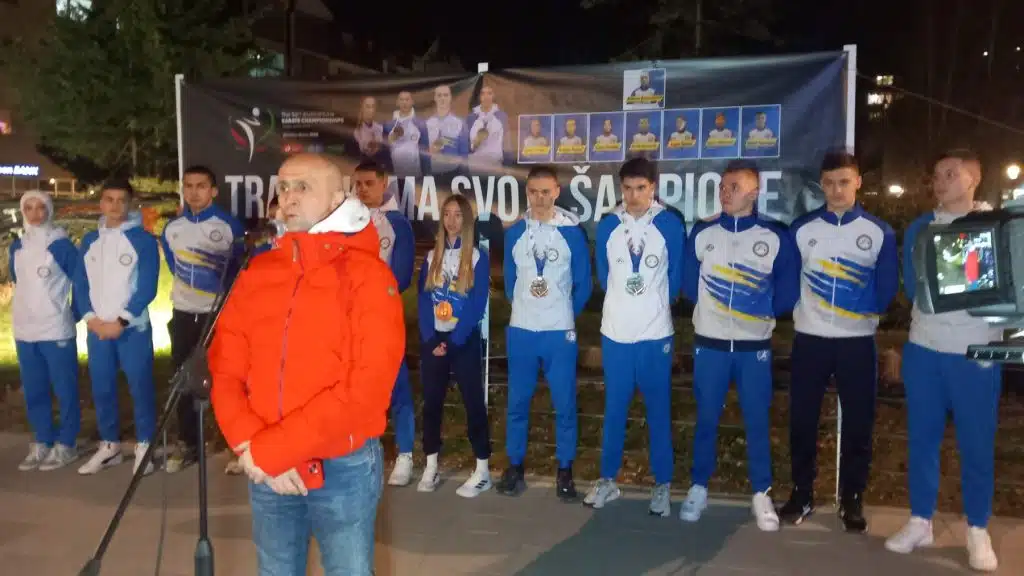 Travnik proslavio uspjehe mladih karatista (FOTO)