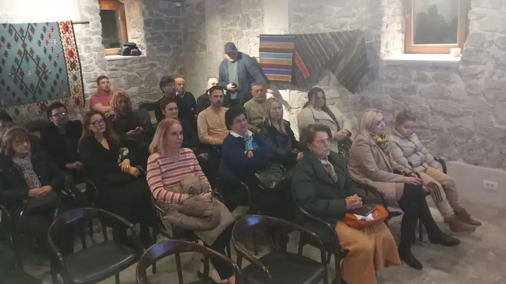 "Duh bosanskog ćilima" – održana promocija knjige u Travniku u čast Dana nezavisnosti (FOTO) "Duh bosanskog ćilima" – održana promocija knjige u Travniku u čast Dana nezavisnosti (FOTO)