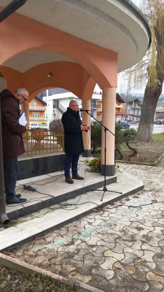 U Turbetu svečano otkriven obnovljeni spomenik borcima (FOTO)
