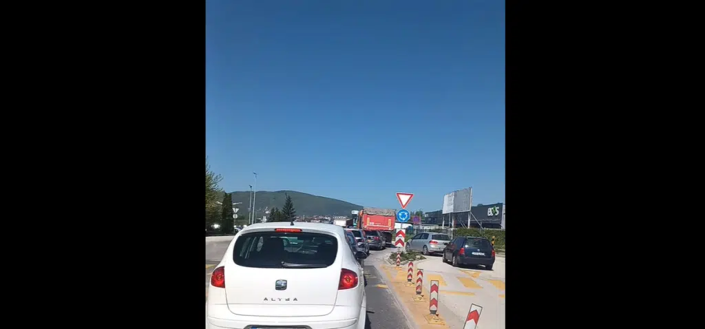 Kilometarske kolone na magistrali Travnik – Vitez zbog radova