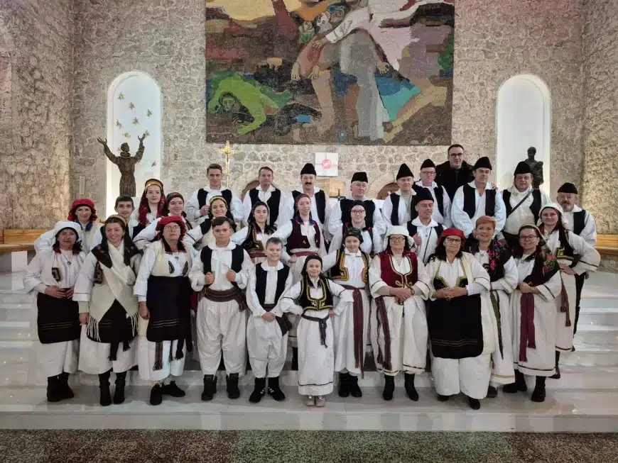 Četiri decenije tradicije: IFD “Paklarevo” Travnik poziva bivše članove na Sijelo 2025.