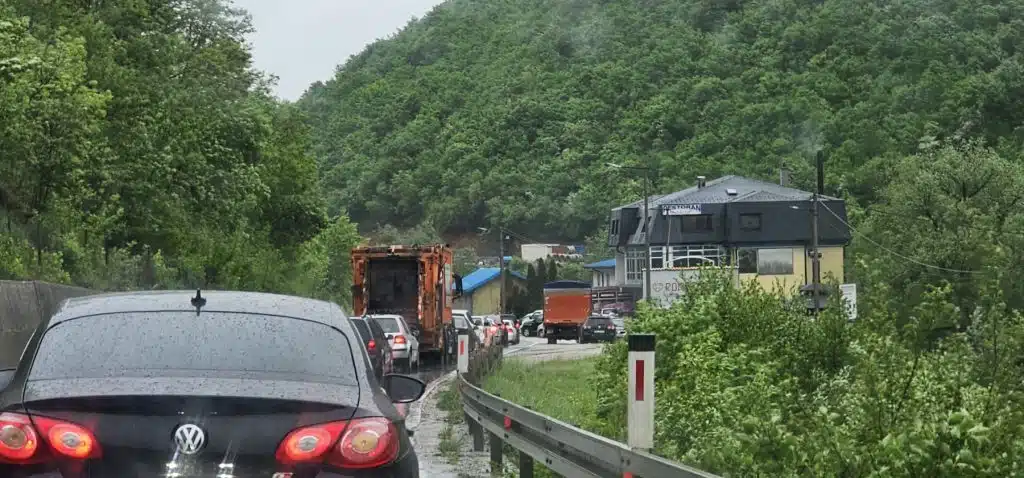 Velike gužve na izlazu iz Travnika zbog radova na putu
