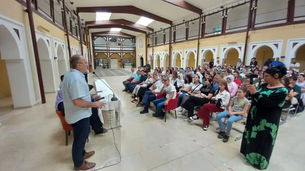 U Travniku podijeljene stipendije za učenike iz tri kantona (FOTO)