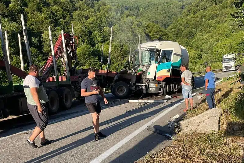 Sudar kamiona i cisterne na Rostovu