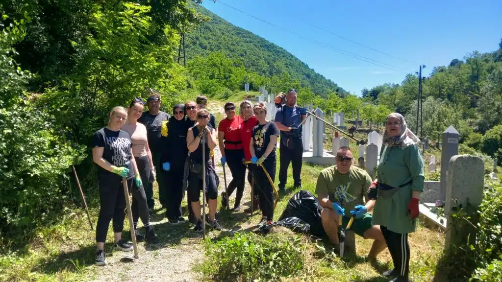 Zajedništvom do ljepšeg okruženja: Mještani MZ Stari Grad učestvovali u akciji čišćenja
