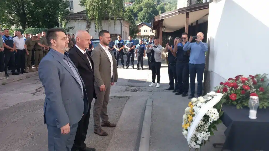 Obilježena 27. godišnjica stradanja policijskog službenika PS Travnik Ante Valjana (FOTO)